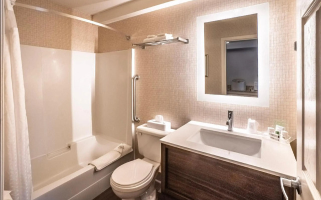 Holiday Inn Hotel & Suites Osoyoos by IHG