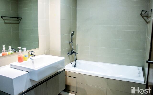 Royal Regent Condominium by iHost