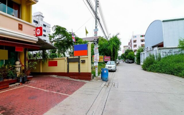 NIDA Rooms Min Buri 6 Floating Market