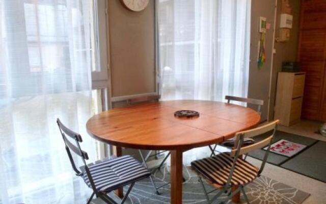 Apartment Appartement Duplex Avec Parking Couvert Deux Chambres