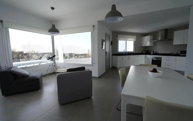 Casa Achaman - Contemporary style villa with outstanding views