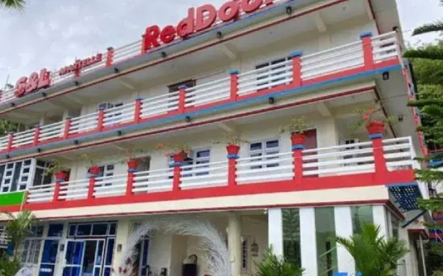 RedDoorz @ S & L Apartelle Daraga Albay