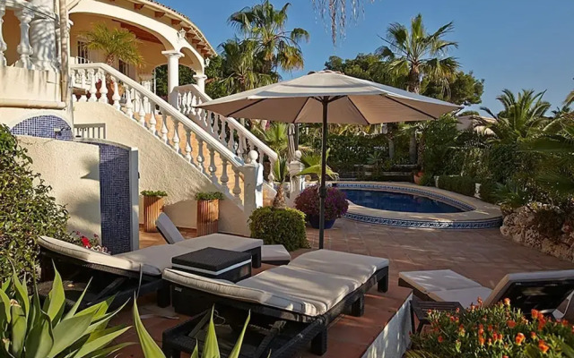 Luxury 5 Bed Mountain Views Heated Pool Games Room