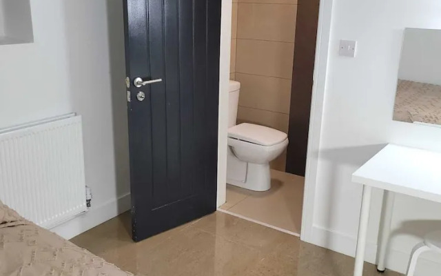 Stunning 2-bed Apartment in Manchester Built 2023