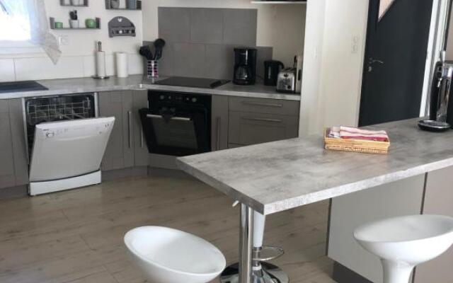 Villa piscine privée vallée châteaux Dordogne