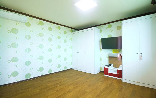 Geoje Dawn Sea Pension