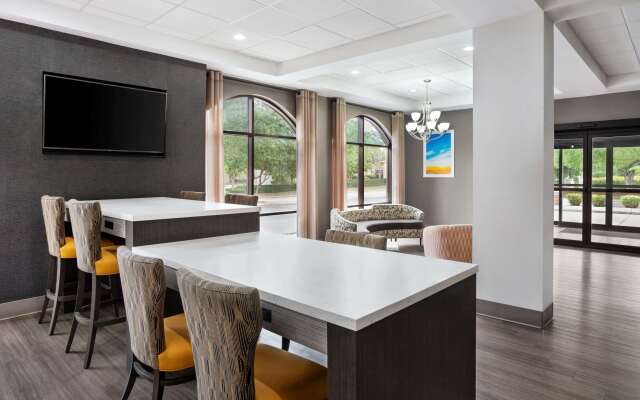 Days Inn & Suites by Wyndham Murfreesboro