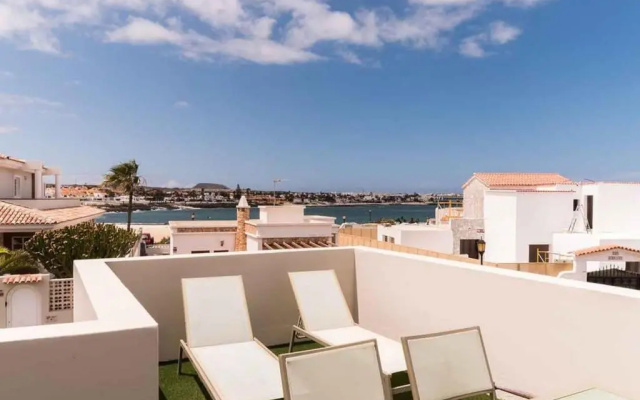 Paradise Beach House: piscina privada, playa 100m