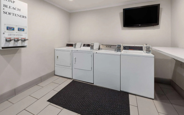 La Quinta Inn & Suites by Wyndham North Orem