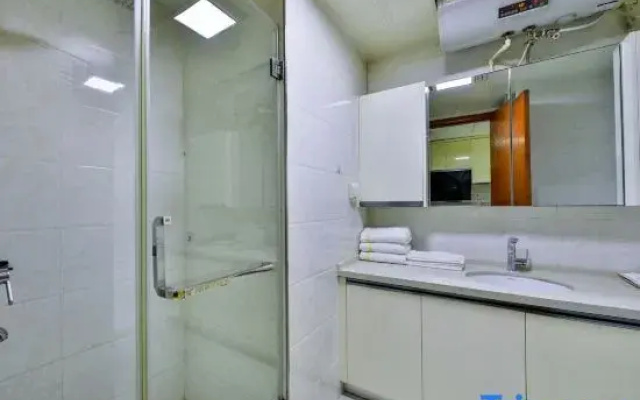 Yue Business Hotel (Dalian Zhongshan Plaza Fulihua International Apartment)