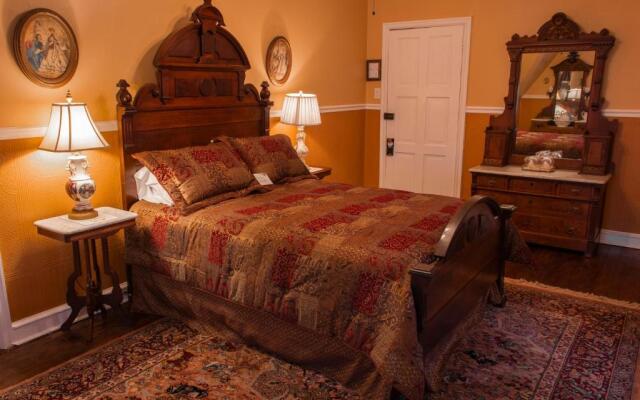Gifford-Risley House Bed and Breakfast