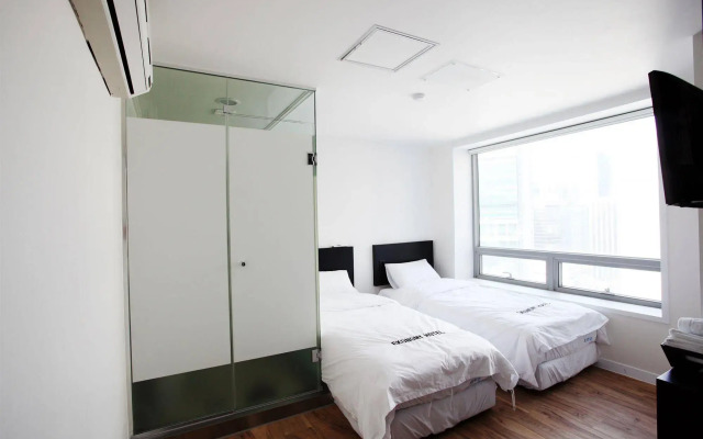 Ekonomy Hotel Myeongdong Central
