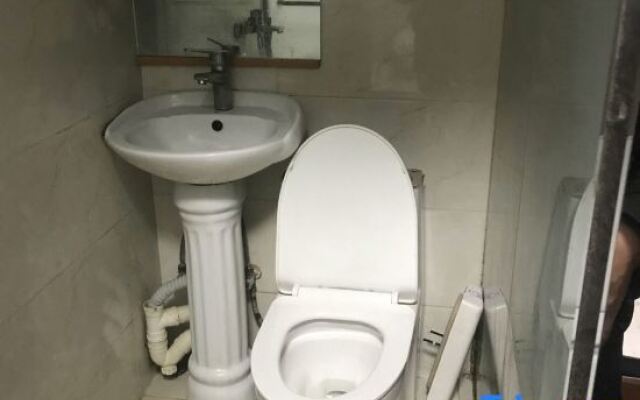 Yuguang Hotel (Shanghai Railway Station Branch)