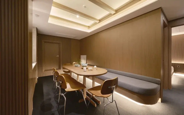 UH Suite The Myeongdong