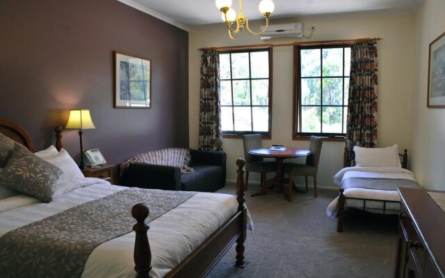 Black Spur Inn