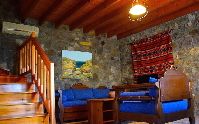 Stonehouses Lemnos