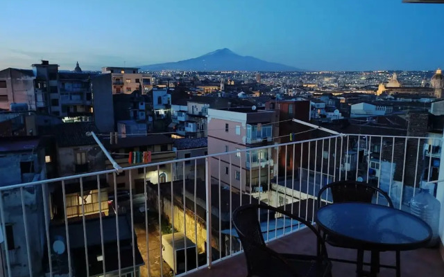 Panoramic 3-bed Apartment in Catania City
