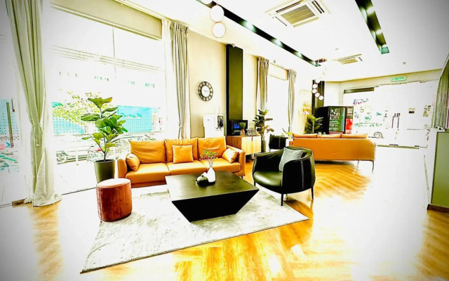 Enclave Business Hotel