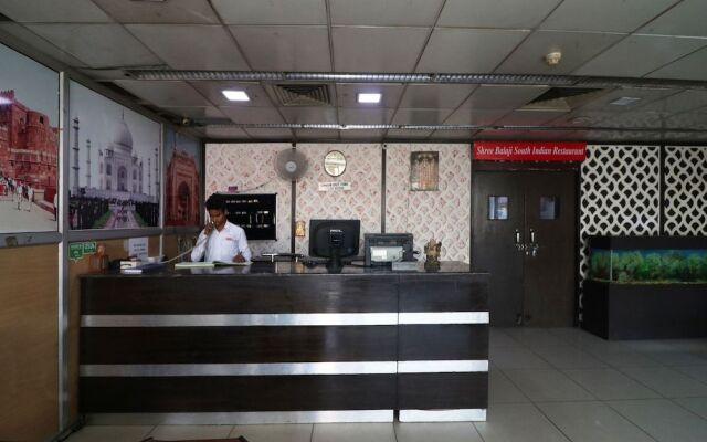 OYO 23158 Hotel The Taj