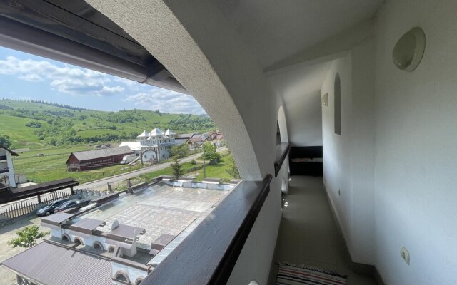 Beautiful 2-bed Apartment in Gura Humorului