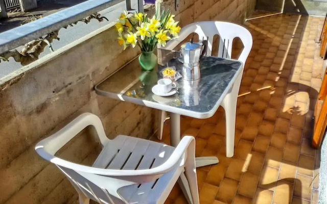 Cosy Apartment 200m From the sea
