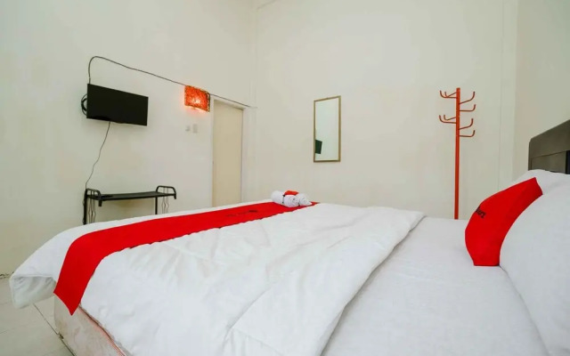 RedDoorz Plus Syariah @ Jalan Cut Nyak Dhien Aceh