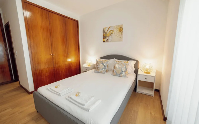 City Center Grand Apartment by Vacationy