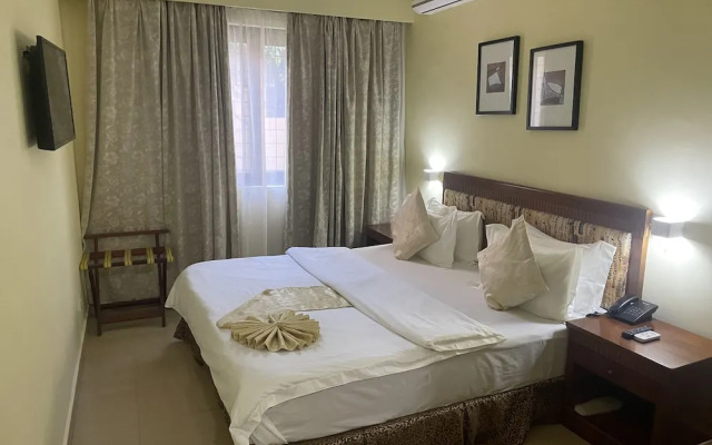 Hotel Marjorie 'Y'