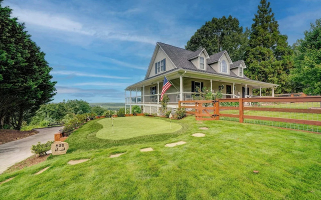 Sunset View 3 BDR Close to Downtown!