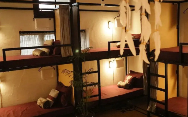 Semeru Hostel Malang - Adults Only