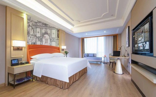 Vienna International Hotel (Changsha Hongxing Desiqin Plaza) – Guest Rooms – Changsha
