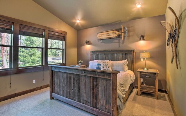 Modern-rustic Ronald Getaway: Hot Tub, Grill!