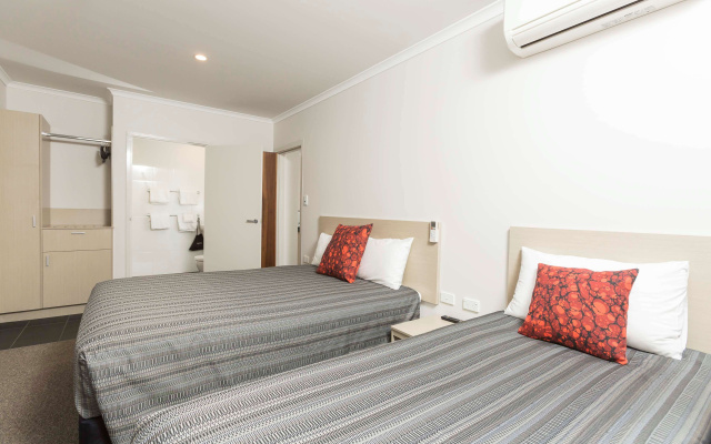 Belconnen Way Hotel Motel and Serviced Apartments