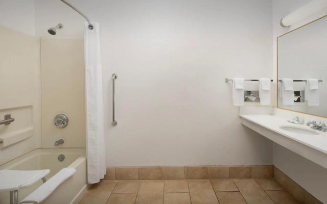 Quality Inn & Suites Gallup I-40 Exit 20
