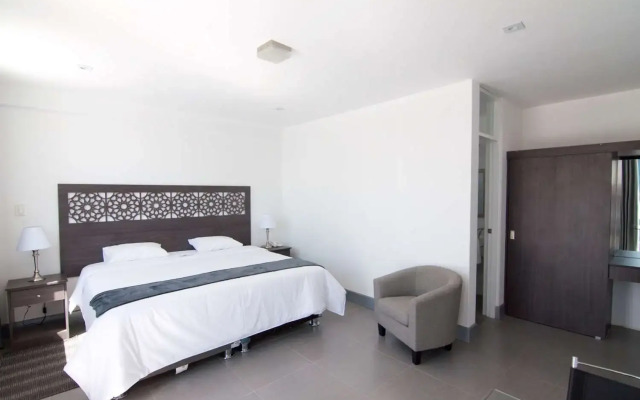 SureStay Plus Hotel by Best Western Tierra Sur Colonial