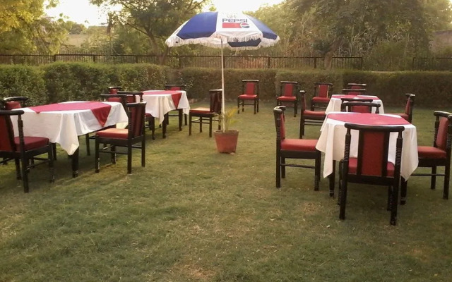 OYO 9974 Hotel Taj Prince