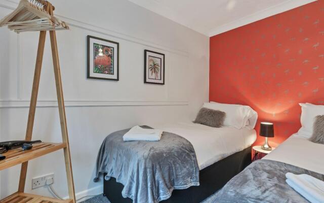 Seabright Townhouse | By My Getaways | Parking for one car