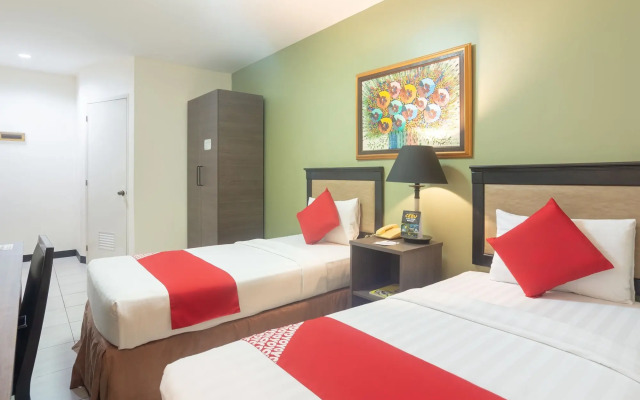 OYO 187 The Maxwell Hotel