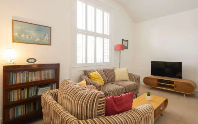 Host Stay Chatsworth Court Apartment