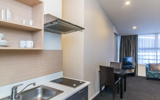Gilmer Apartment Hotel