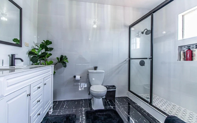 Runaway Bay Gem in Runaway Bay