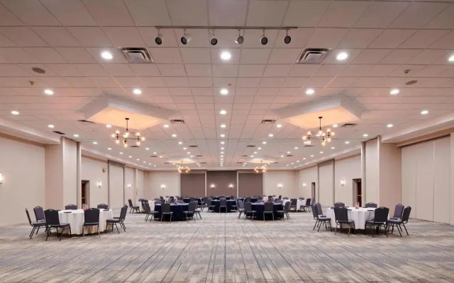 Clarion Hotel & Conference Ctr