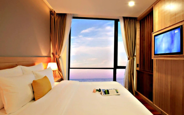 Sunny Ocean Hotel & Spa