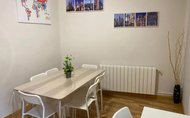 Comfortable renovated flat, WiFi!