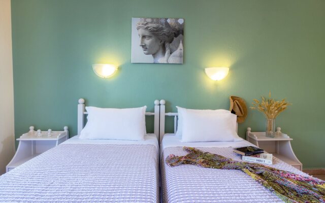 Julia Hotel