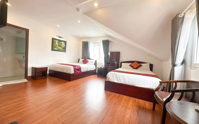 White Horse Hotel & Restaurant