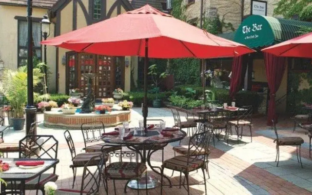 Deer Path Inn