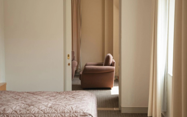 Takarazuka Washington Hotel – Guest Rooms – Takarazuka