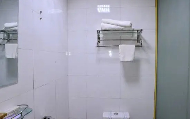 Dongcheng Home Express Hotel (Suzhou East Railway Station)