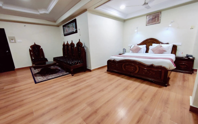 Chandra Inn